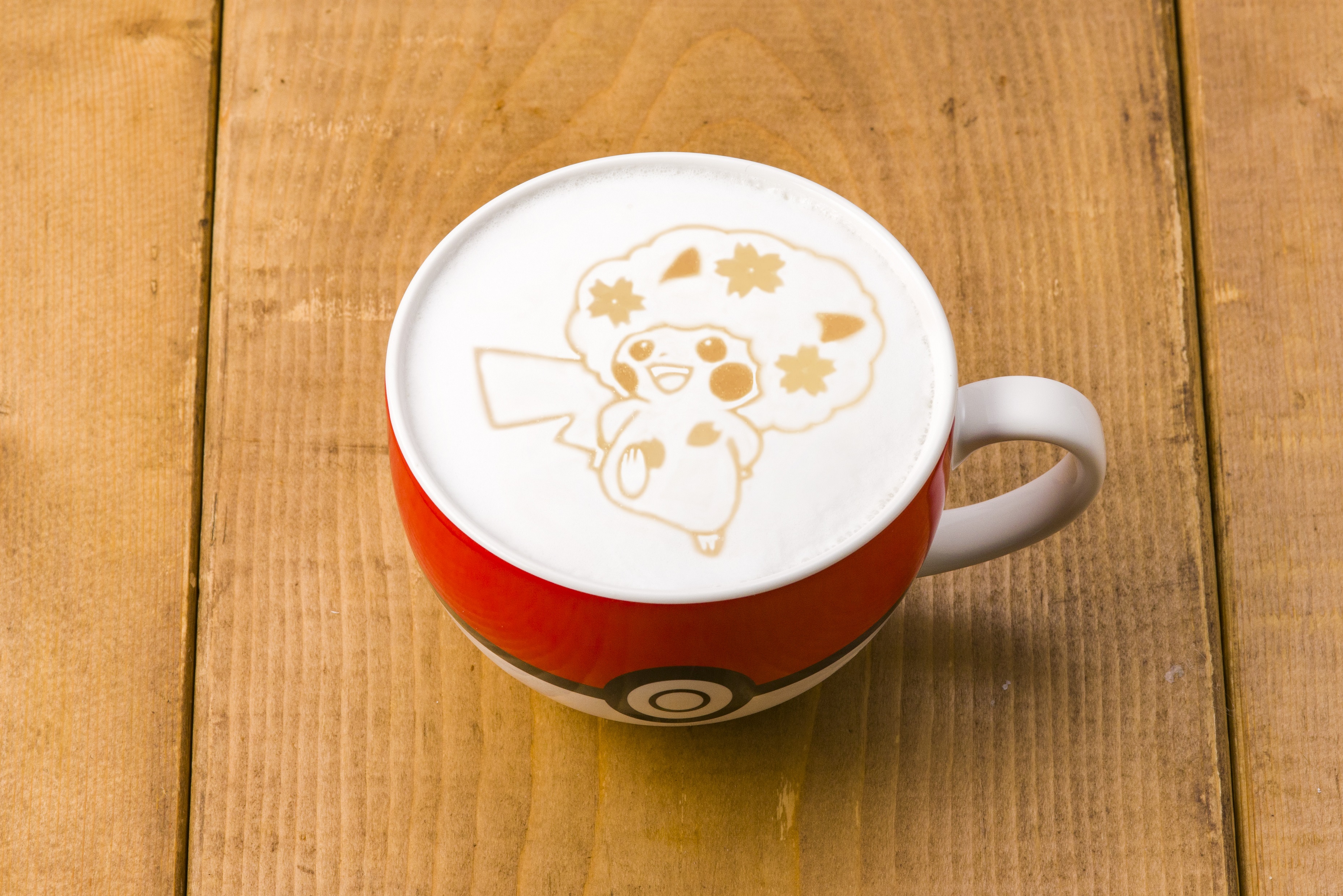 ピカチュウが桜色のアフロに！ 東京・日本橋のポケモンカフェに期間