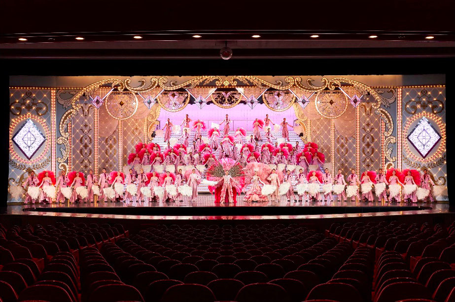 ローソンが宝塚大劇場を貸し切りに 父の日 母の日ギフトでゲット アニメージュプラス アニメ 声優 特撮 漫画のニュース発信