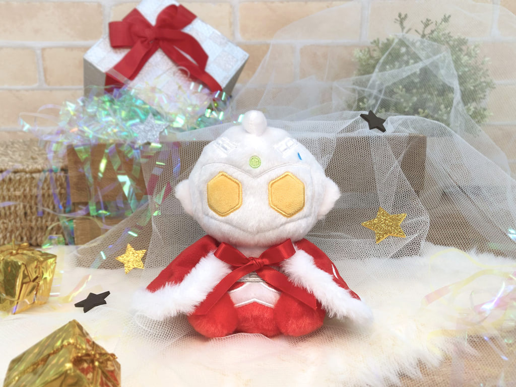 ウルトラセブン』のふわふわお座りぬいぐるみに癒される 