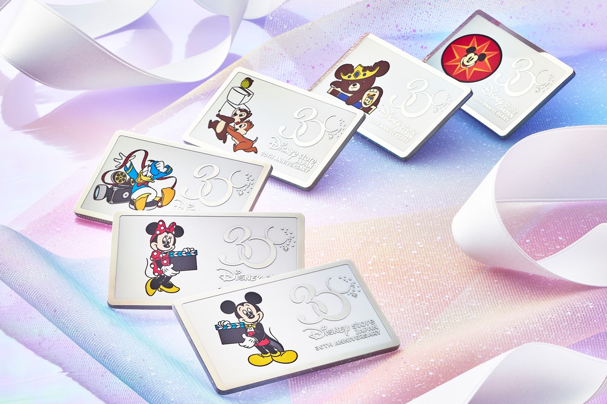 ディズニー サプライズプレゼント 祝！ディズニーストア30周年！】特別な記念グッズが続々と登場