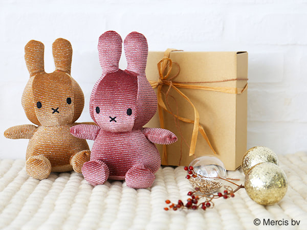 数量限定！クリスマスを彩るミッフィーのぬいぐるみが大人可愛い