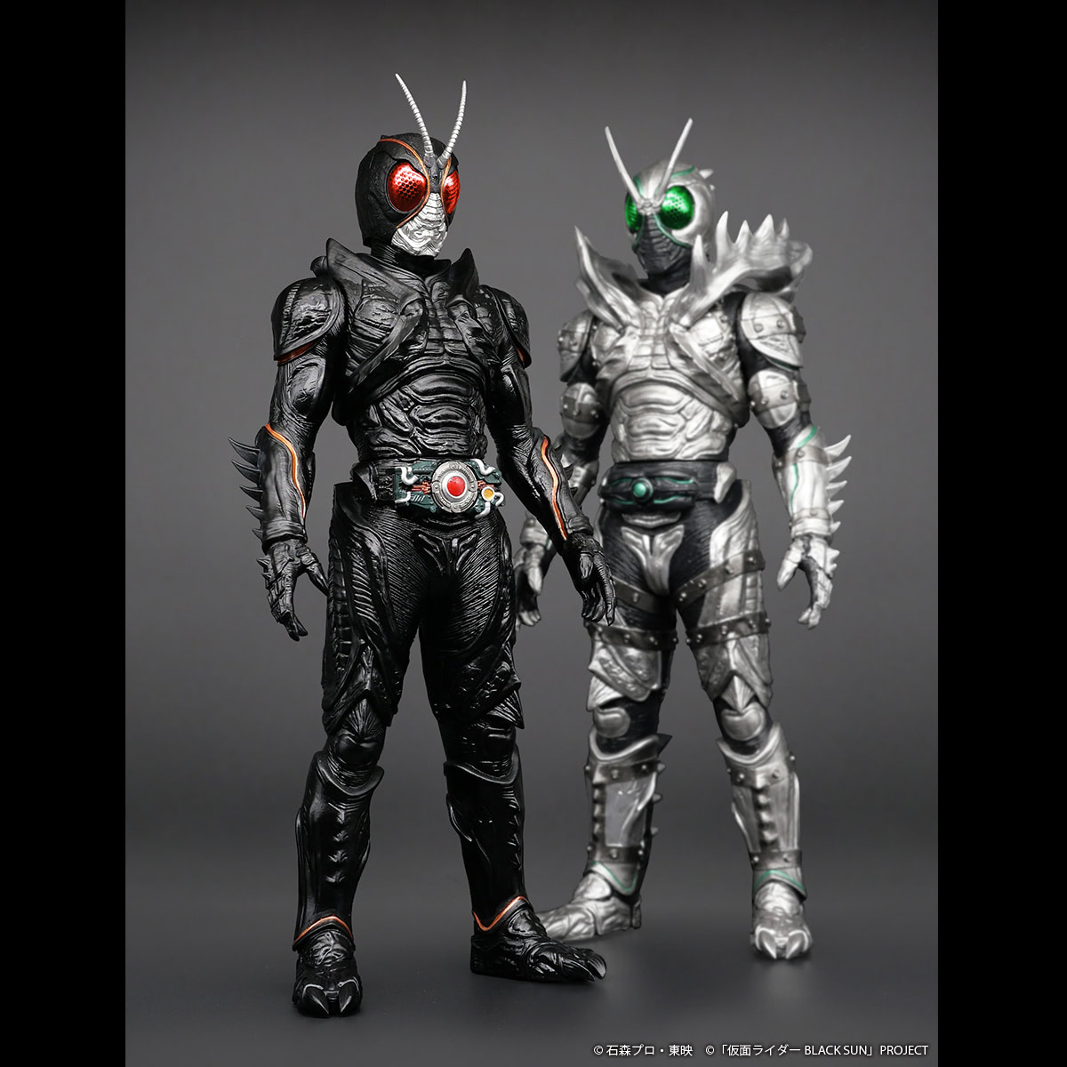 目の発光色を再現 ソフビ 仮面ライダーblack Sun 対決セット アニメージュプラス アニメ 声優 特撮 漫画のニュース発信