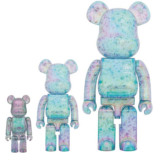 仮面ライダーXと仮面ライダーブレイドがベアブリックに