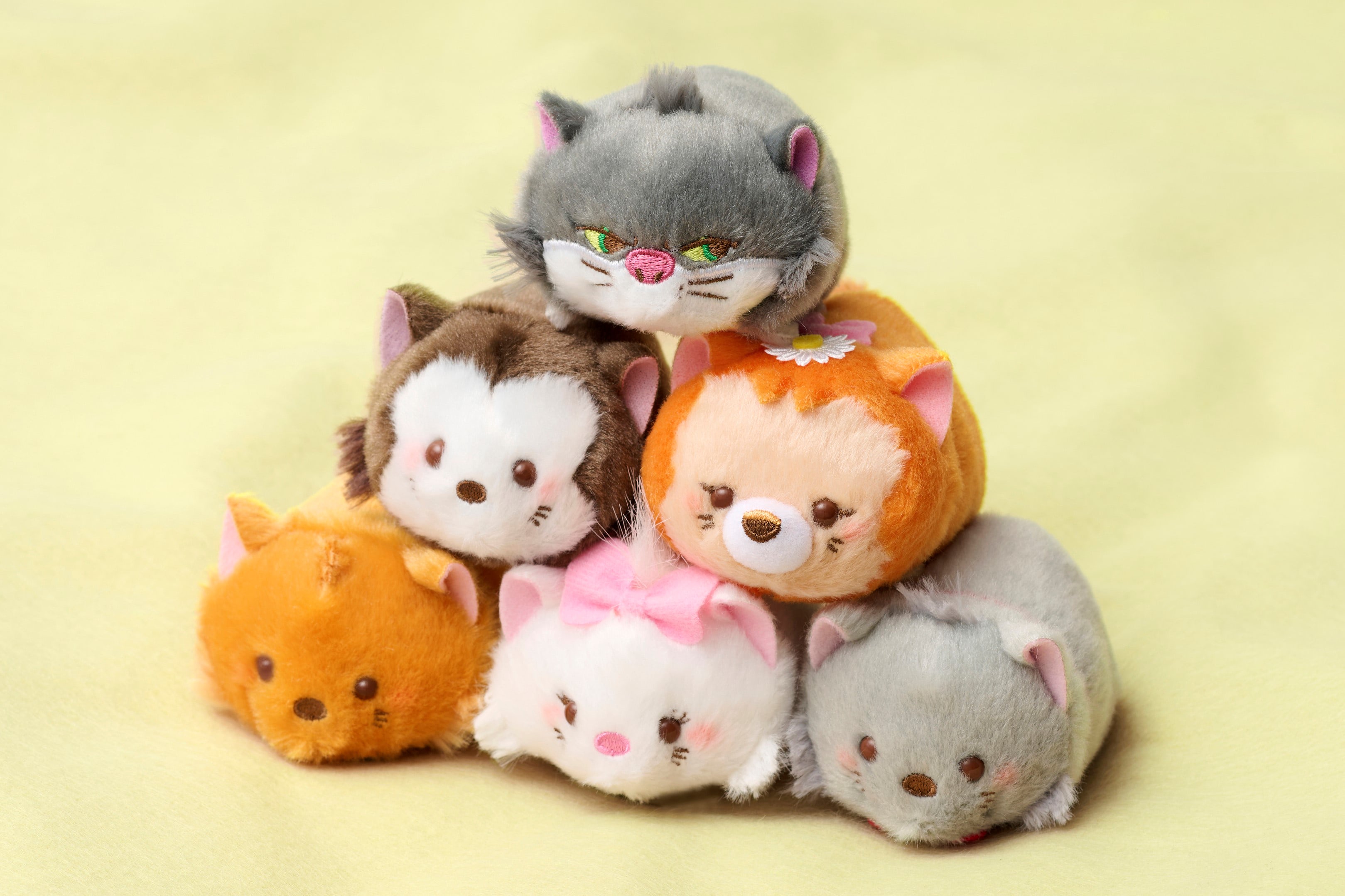 ディズニー】2月22日は『猫の日』！ ねこグッズ・ねこねこ食パンに