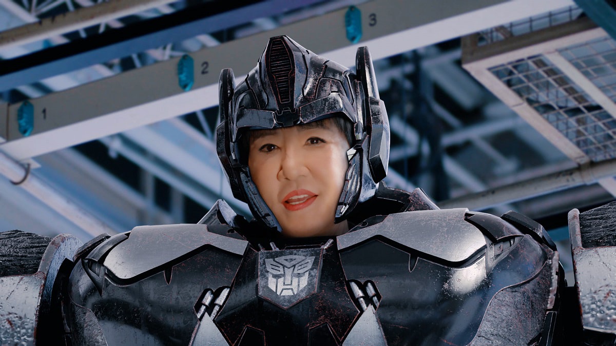 TF／ビースト覚醒』玩具CMで和田アキ子がゴリラロボに変形