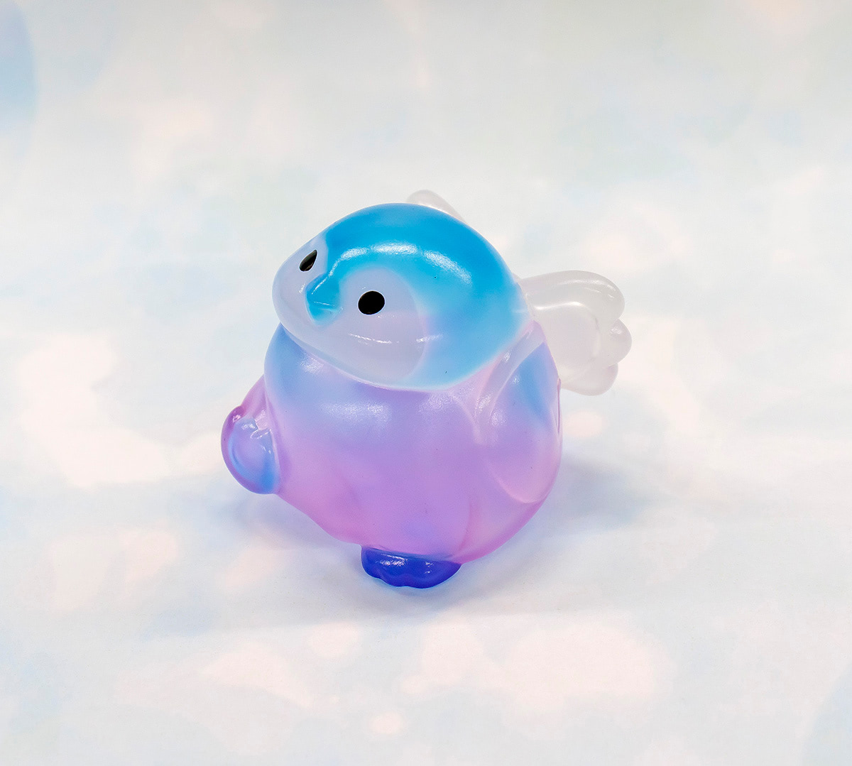 もっちり赤ちゃんペンギンが飛ぶことを夢見る「そらいろぺんぎん