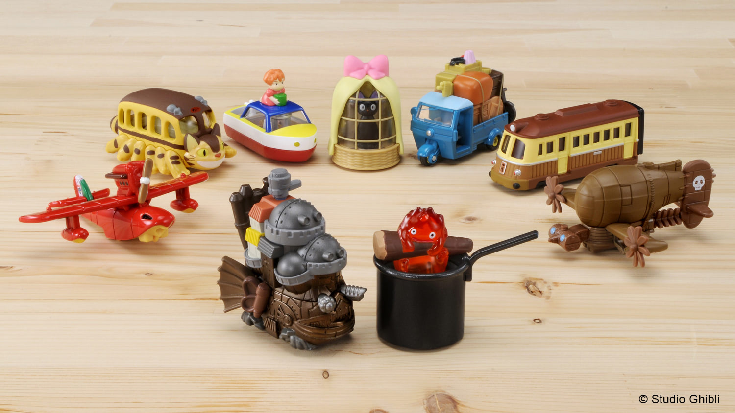 ハウルの動く城』ハウル城がトミカに！ カルシファーの鍋も走る