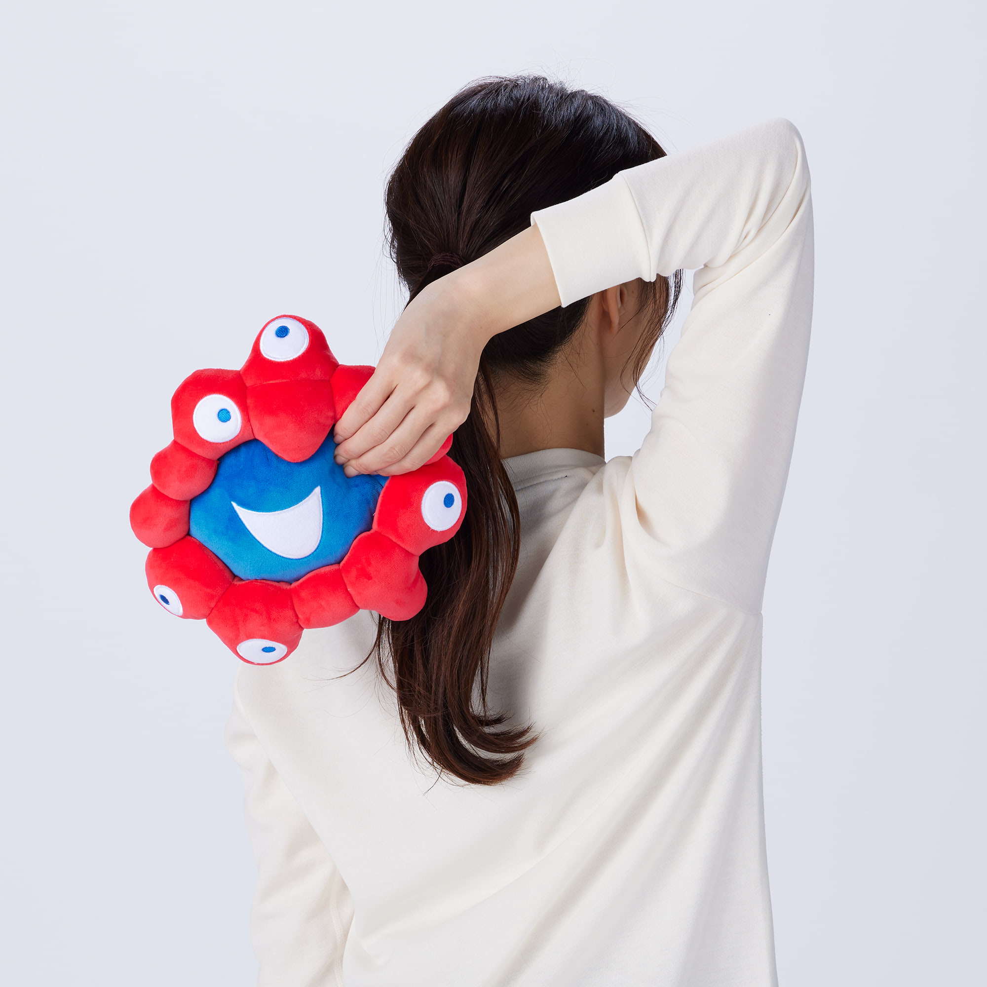 ミャクミャク様” と筋トレ！ ミズノとコラボしたトレーニンググッズに