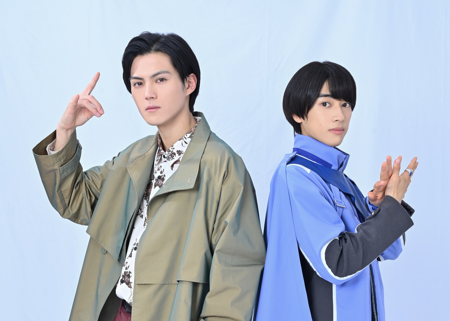 簡秀吉 ギーツ 本島純政 ガッチャード 直筆サイン入 2ショット 生写真