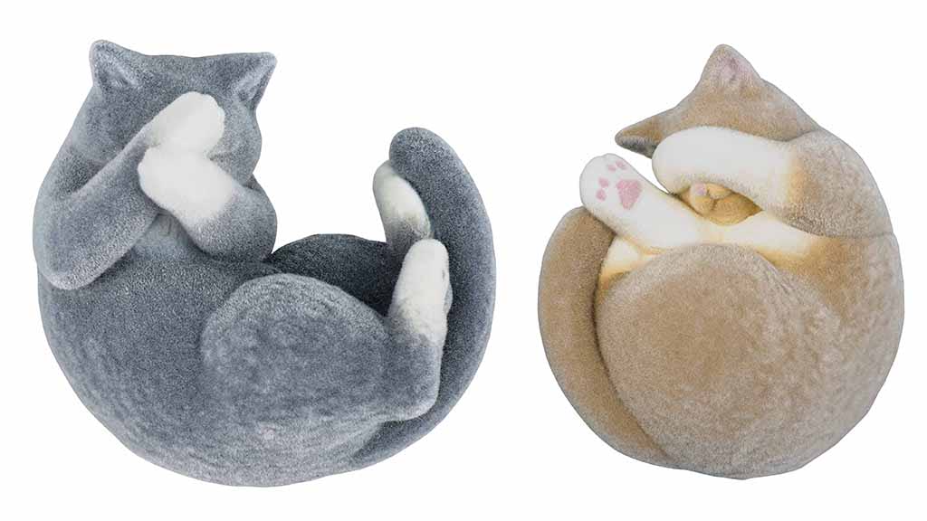 丸まったにゃんこが顔を隠すポーズがかわいい「まぶしいにゃん