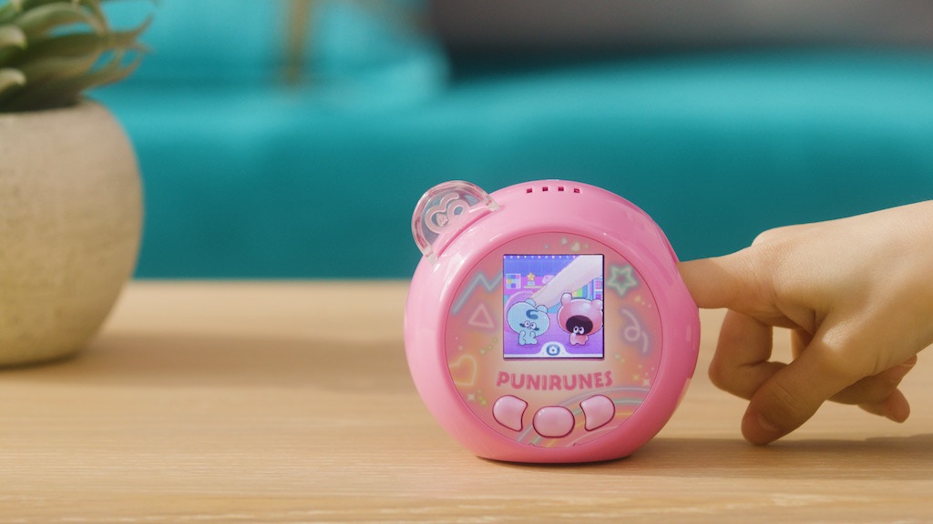 人気お世話トイ「ぷにるんず」第3弾はTVやスマホと “つーしん