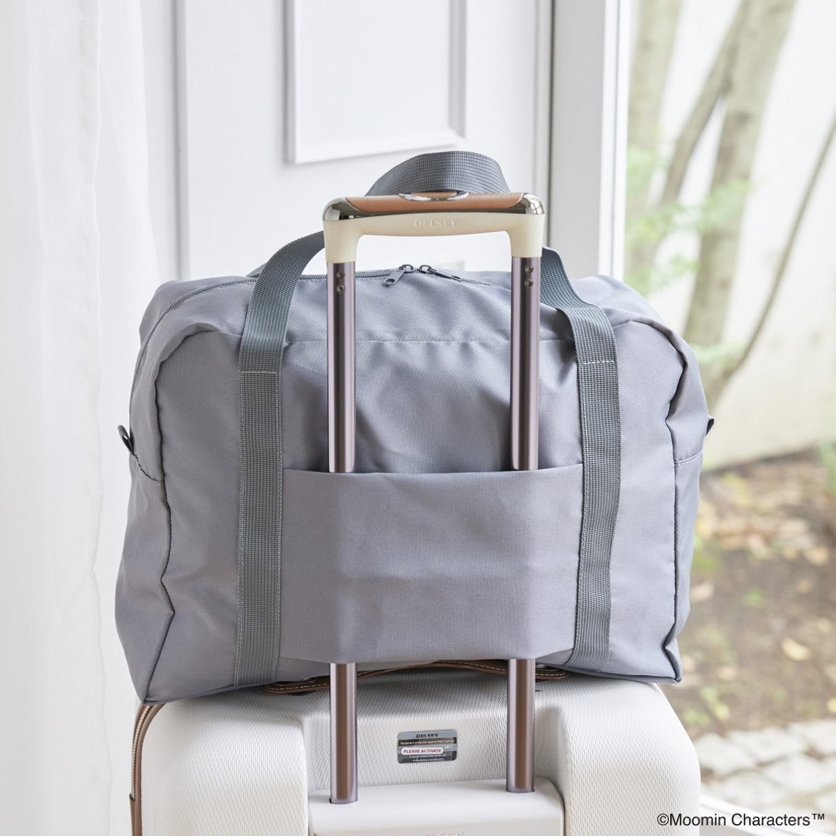 ムーミン】3月1日はミイの日！ リトルミイの刺繍が映えるバッグが素敵！ | アニメージュプラス - アニメ・声優・特撮・漫画のニュース発信！ 【ムーミン新品未使用】　リトルミイ　刺繍トートバッグ　あそんで　ぬいぐるみ