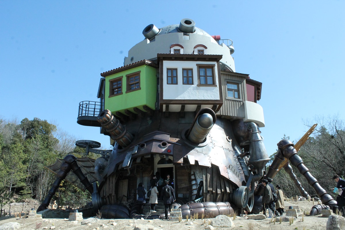 ジブリパーク】いよいよ開園間近！「魔女の谷」エリアを一足早く歩いて