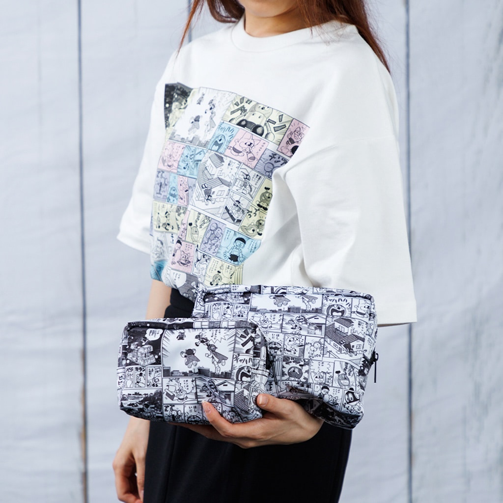 藤子・F・不二雄　FUJIKO・F・FUJIO　アニメ　マンガ　半袖Tシャツ　L 藤子・F・不二雄 生誕90th】コミックスを着る！ 視線を集める夏