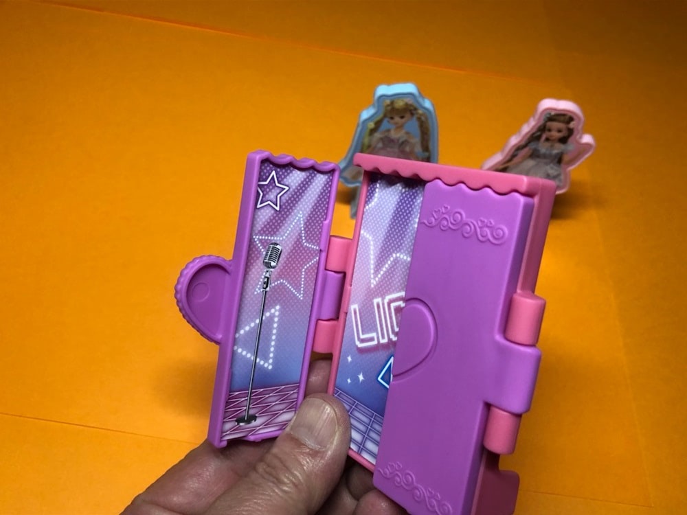 マクドナルド】ハッピーセットは最強王図鑑＆ミニハウスリカちゃん