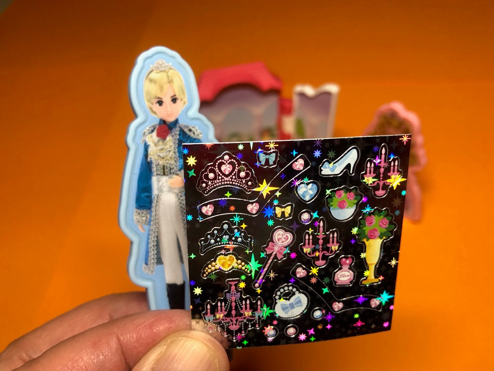 マクドナルド】ハッピーセットは最強王図鑑＆ミニハウスリカちゃん