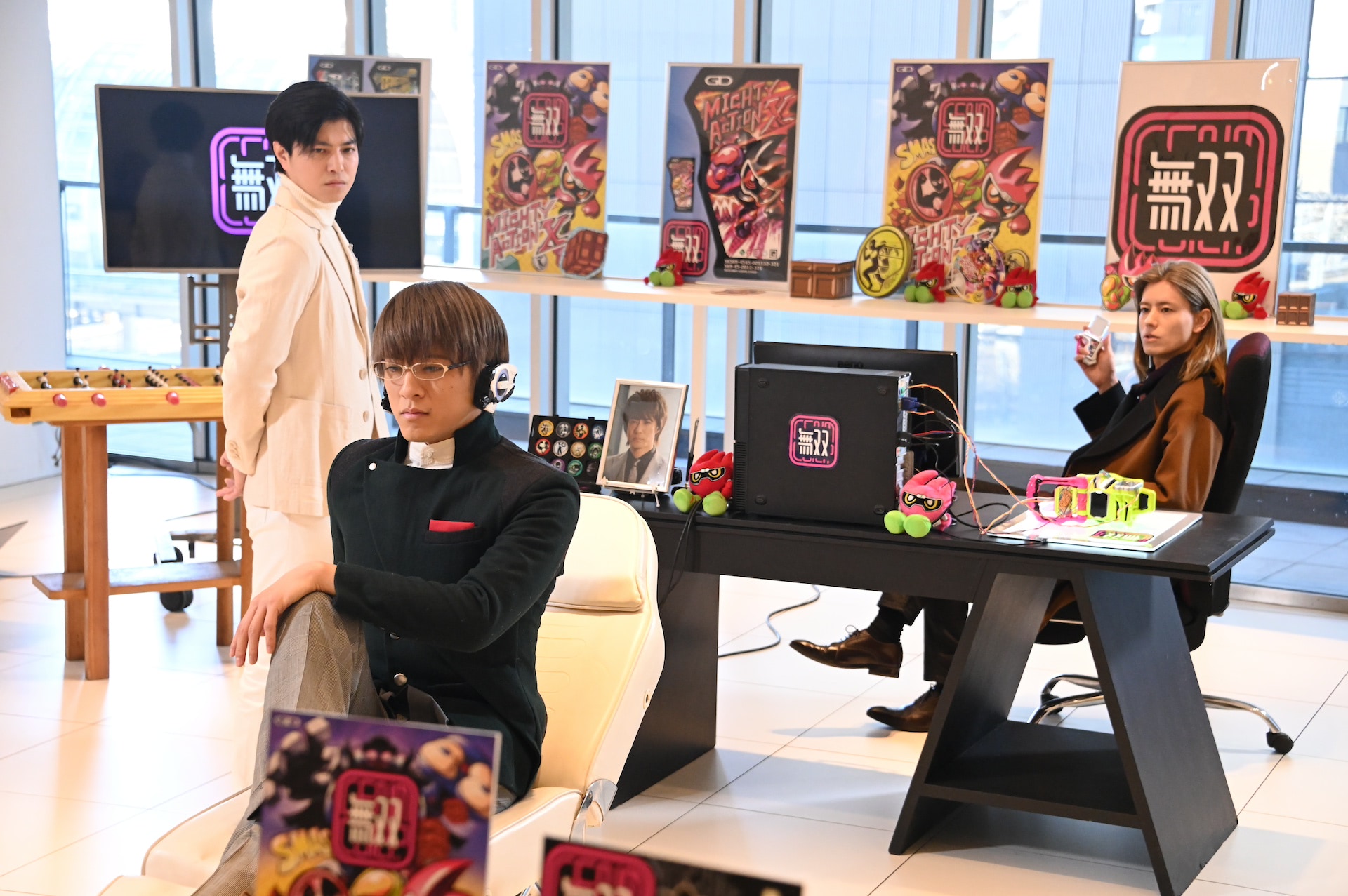 TTFC『仮面ライダーアウトサイダーズ』天津垓＆ブレンが檀黎斗に協力 