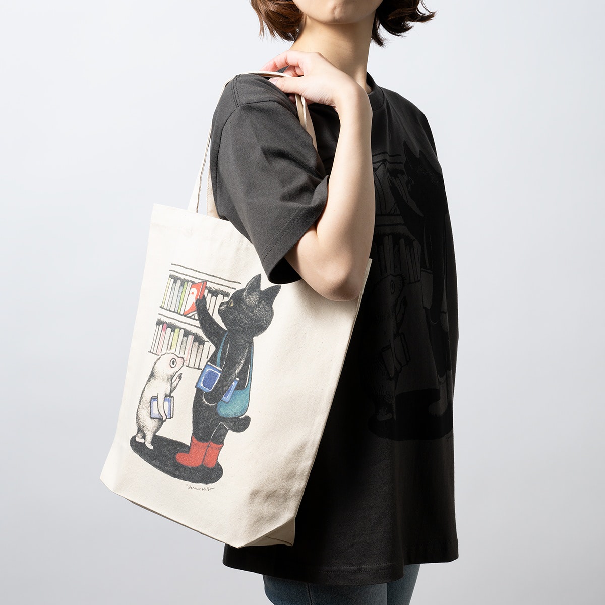 M ヒグチユウコ　シャツ　黒　読書猫 角川ホラー文庫30周年×ヒグチユウコ Tシャツ 夜の読書（ブラック