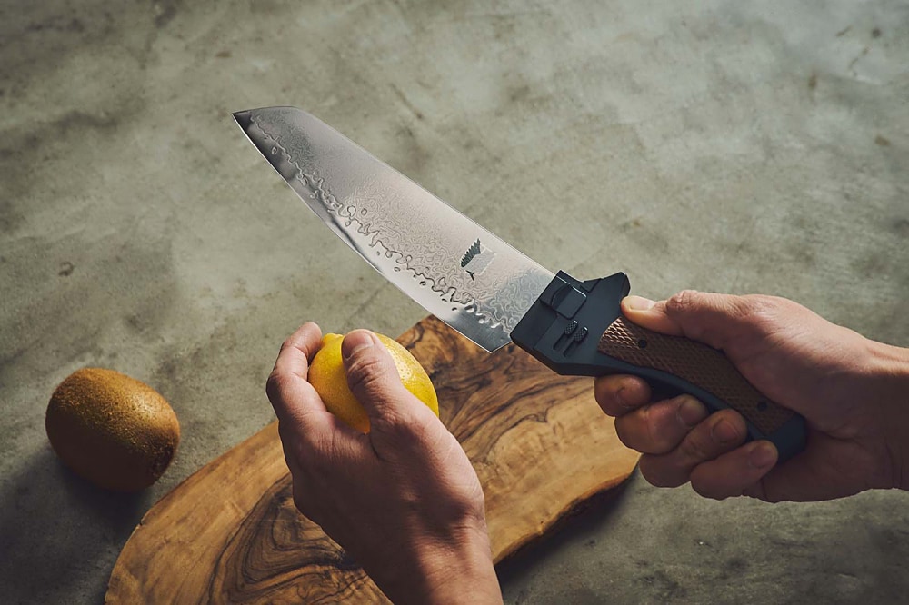 進撃の巨人 超硬質ブレードイメージ 三徳包丁 18cm 新品未使用 進撃の巨人】超硬質ブレード包丁第2弾は5モデル登場！ 3月7日