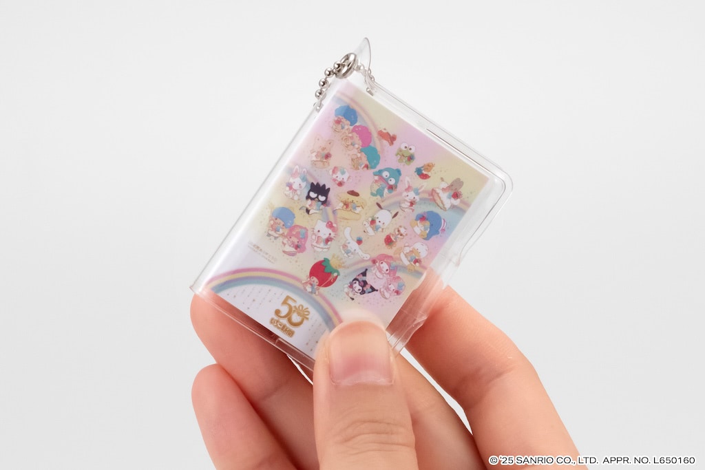 いちご新聞】歴代表紙がミニマムに楽しめる「豆本」がかわいすぎる