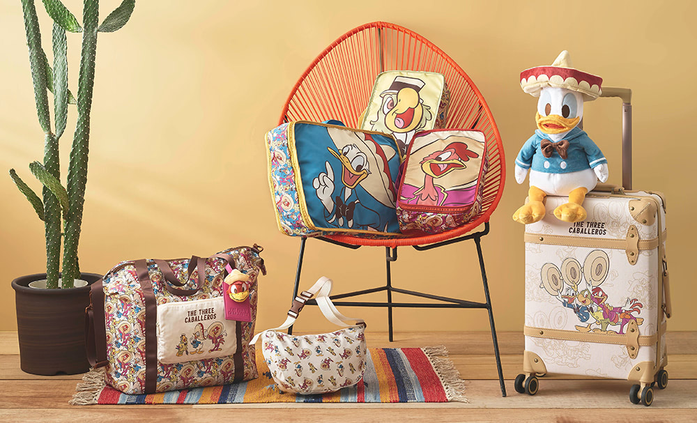 ディズニーストア】「三人の騎士」デザインのトラベルグッズで旅を