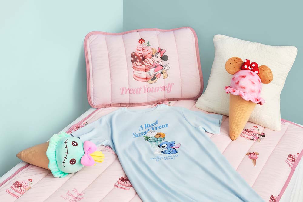 ディズニーストア】ひんやり甘いスイーツデザインのクールグッズが登場