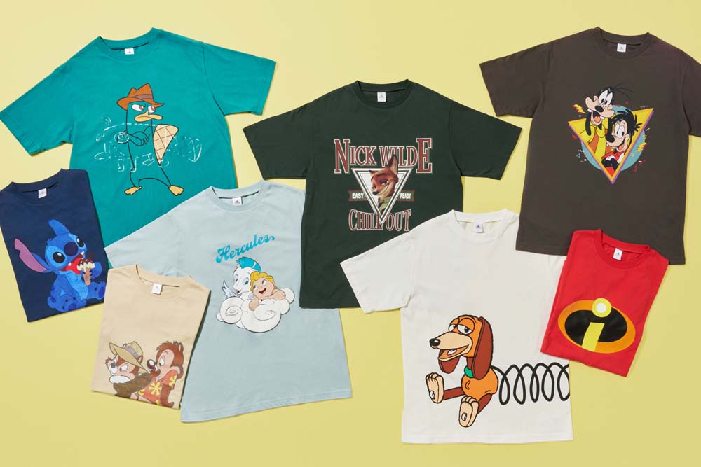 超限定 Disney Tシャツ ディズニー 映画 名作 大集合 総柄 新品未使用 ディズニーストア】夏のコーディネートで大活躍！ Tシャツ大集合